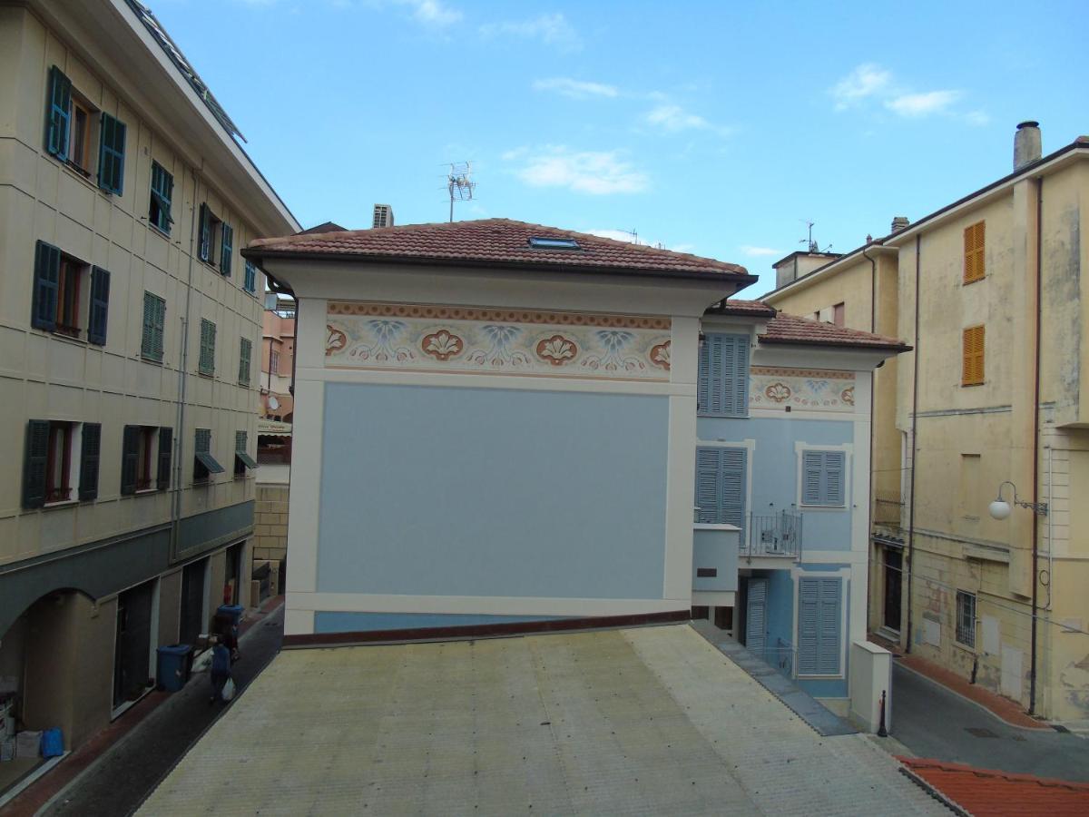 Appartamento Stella Marina In Pieno Centro Di Pietra Ligure Sulla Passeggiata E A Un Passo Dal Mare 外观 照片